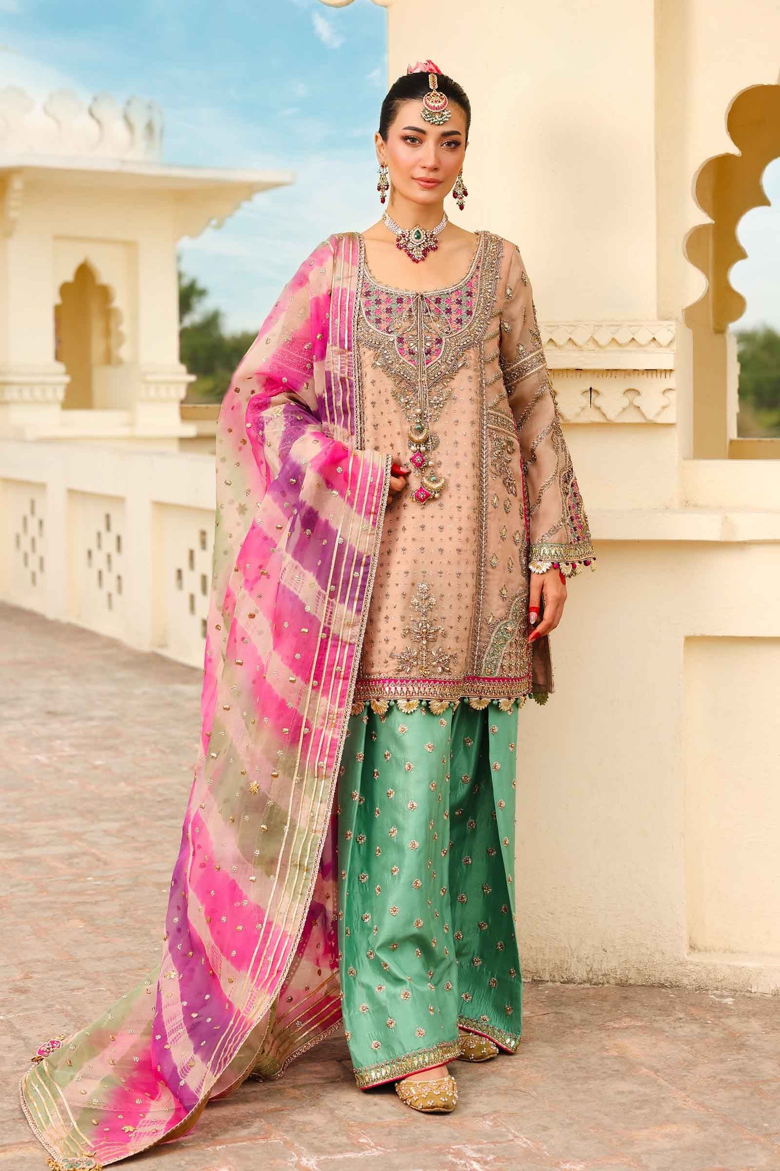 Faiza Saqlain Zeena Embroidered Organza Party Wear Suit – Model Front View Faiza Saqlain Zeena Embroidered Organza Party Wear Suit - Model Front Look | Pakistani Designer Replica Wholesale | IQNAZ