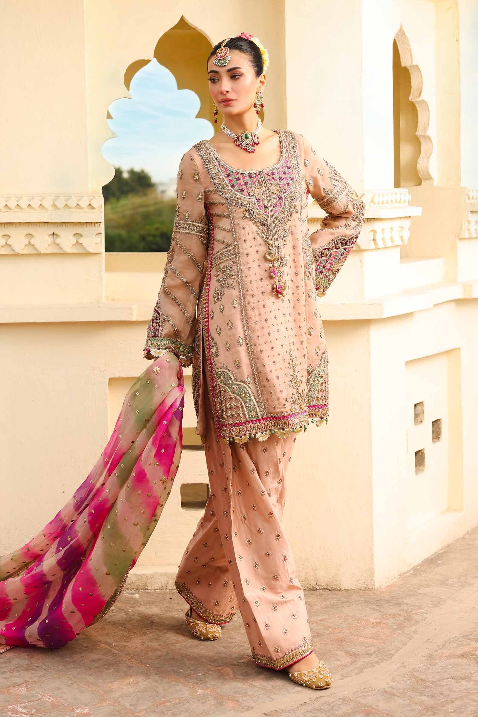 Faiza Saqlain Zeena Embroidered Organza Party Wear Suit – Embroidery & Handwork Detail Faiza Saqlain Zeena Embroidered Organza Party Wear Suit - Close-Up Hand Embellishment Tilla & Pearl Work | IQNAZ