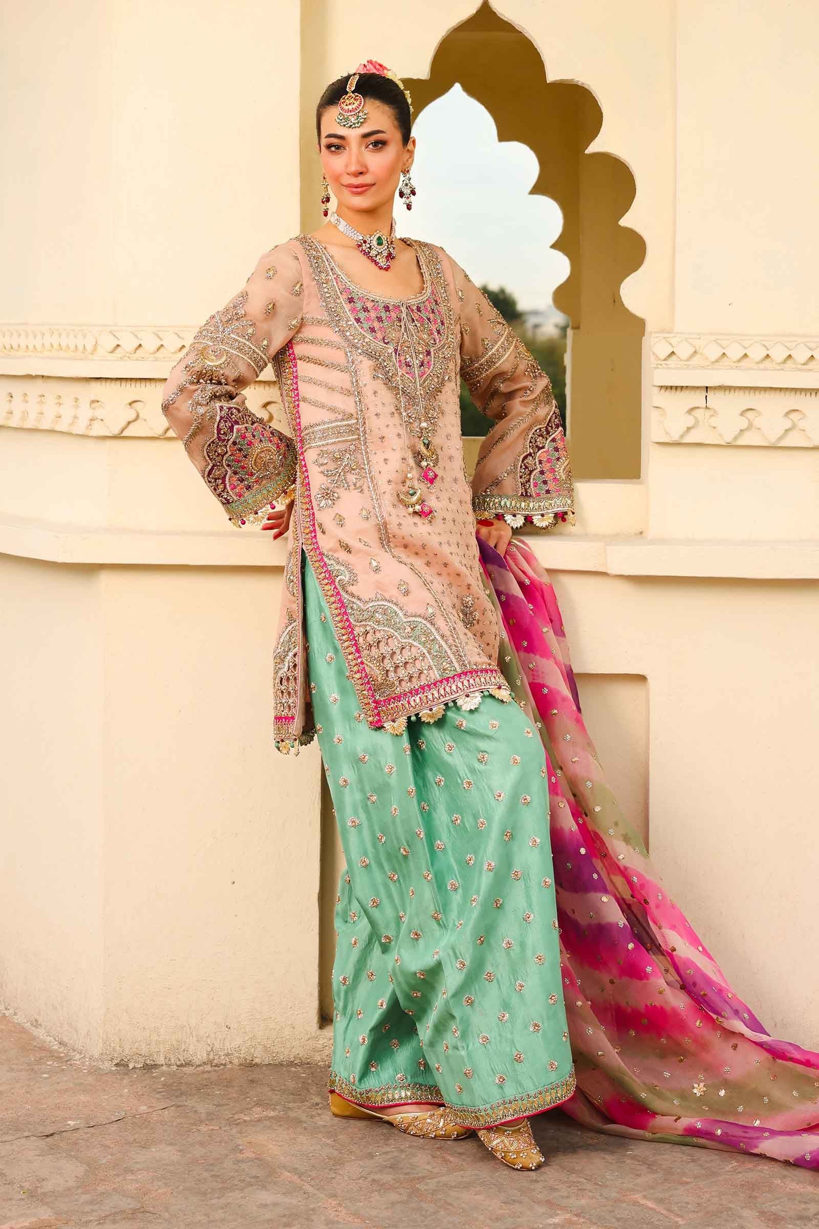 Faiza Saqlain Zeena Embroidered Organza Party Wear Suit – Photoshoot Angle 7 Faiza Saqlain Zeena Embroidered Organza Party Wear Suit - Designer Photoshoot Gallery Angle 7 | IQNAZ Couture