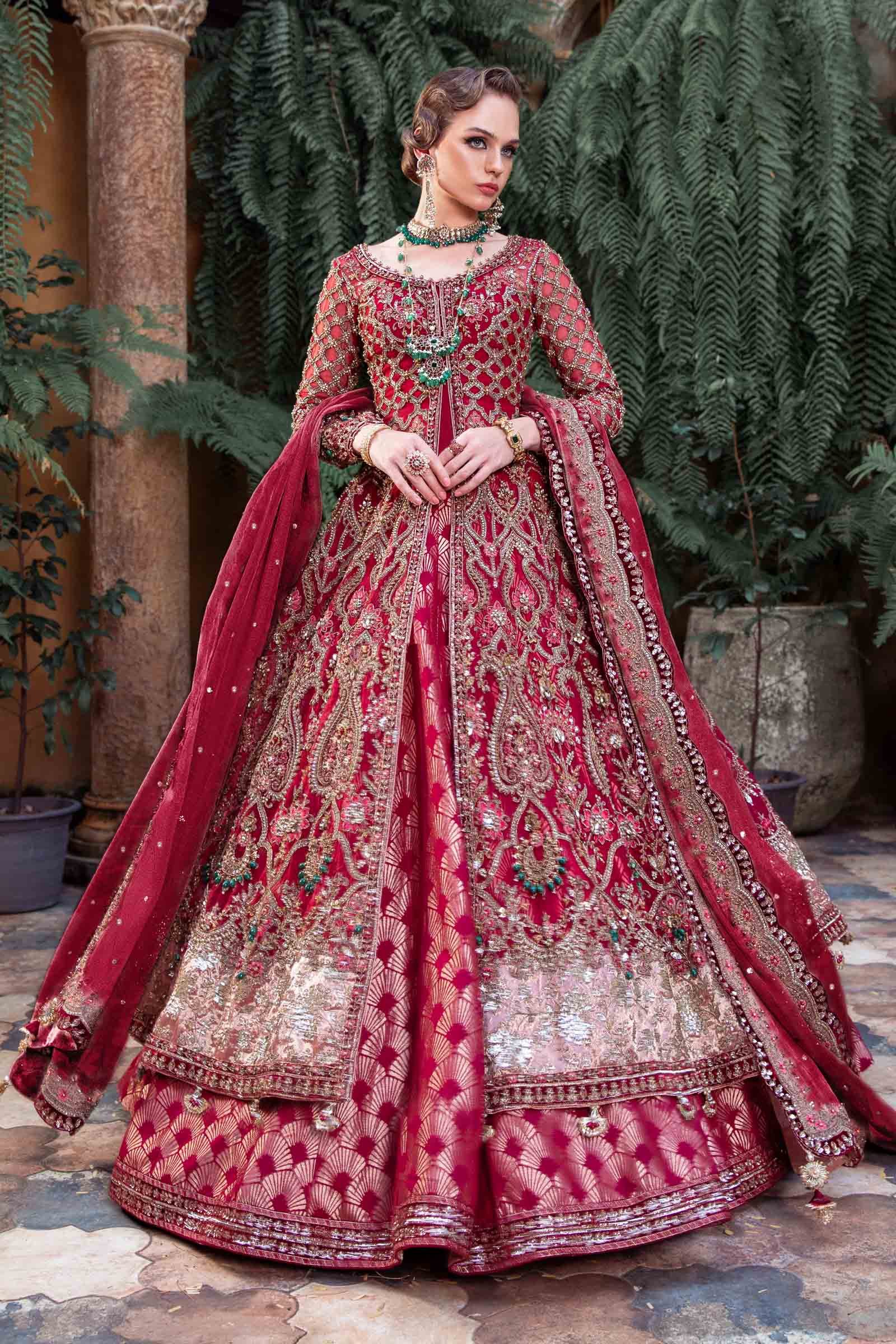 Maria B Navera Hand Embellished Organza Bridal Lehenga - Close-Up Hand Embellishment Tilla & Pearl Work | IQNAZ