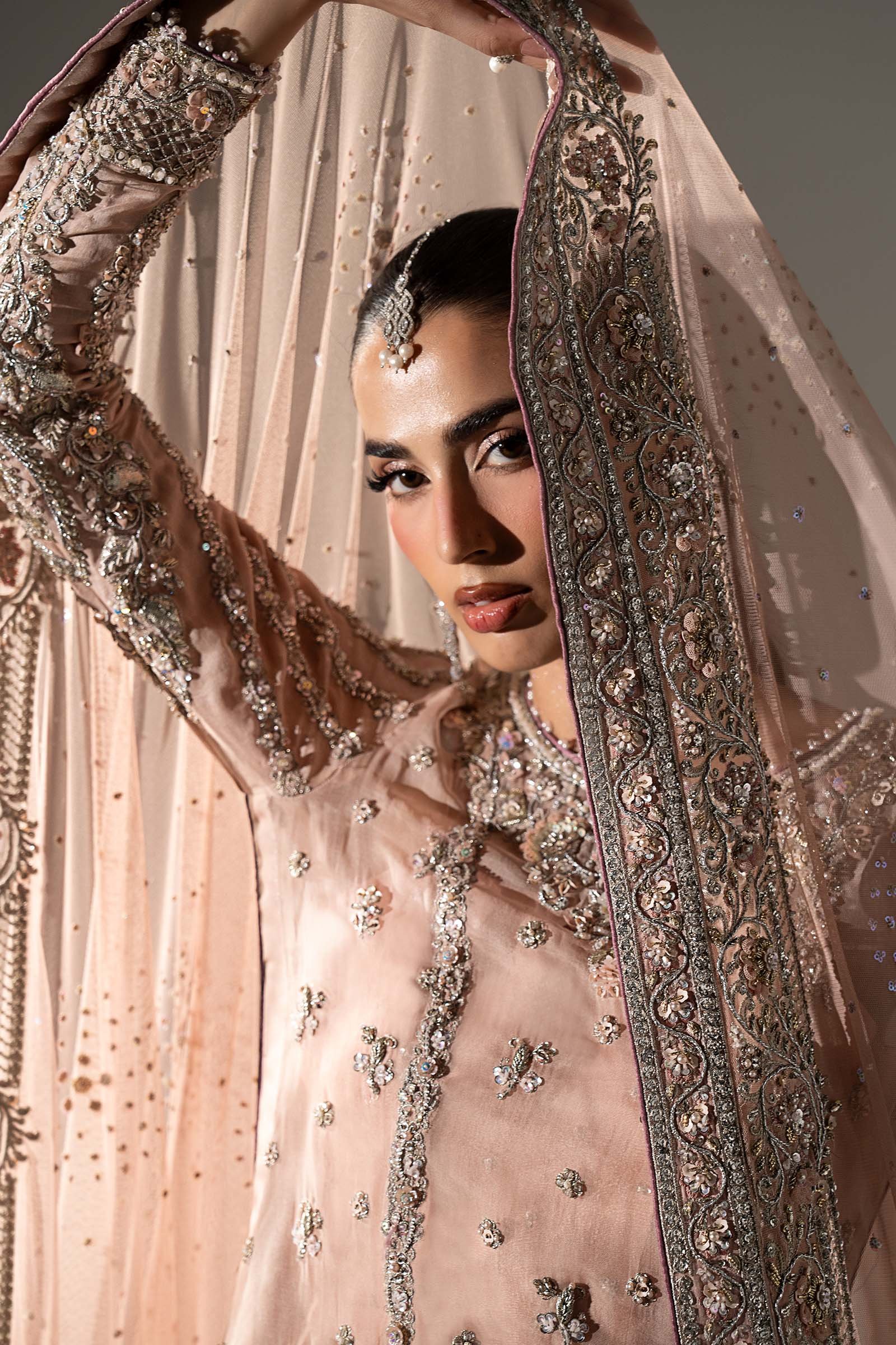 Maria B Hand Embellished Organza Party Wear Suit – Embroidery & Handwork Detail Maria B Hand Embellished Organza Party Wear Suit - Close-Up Hand Embellishment Tilla & Pearl Work | IQNAZ