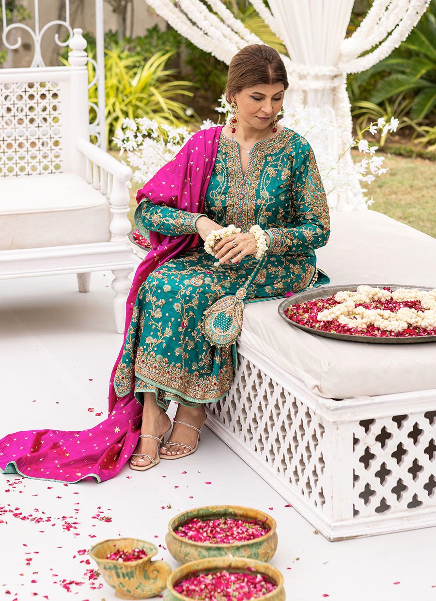 Farah Talib Aziz Emerald Hues Hand Embellished Chiffon Bridal Saree – Trouser & Bottom Fabric Farah Talib Aziz Emerald Hues Hand Embellished Chiffon Bridal Saree - Matching Bottom & Trouser Fabric Details | IQNAZ