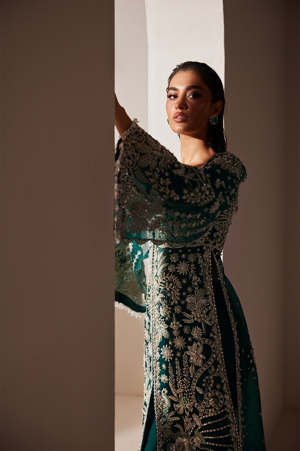 Soraya Luxe Embroidered Organza Party Wear Suit – Dupatta & Border Detailing Soraya Luxe Embroidered Organza Party Wear Suit - Four-Sided Embroidered Dupatta & Pallu Border | IQNAZ