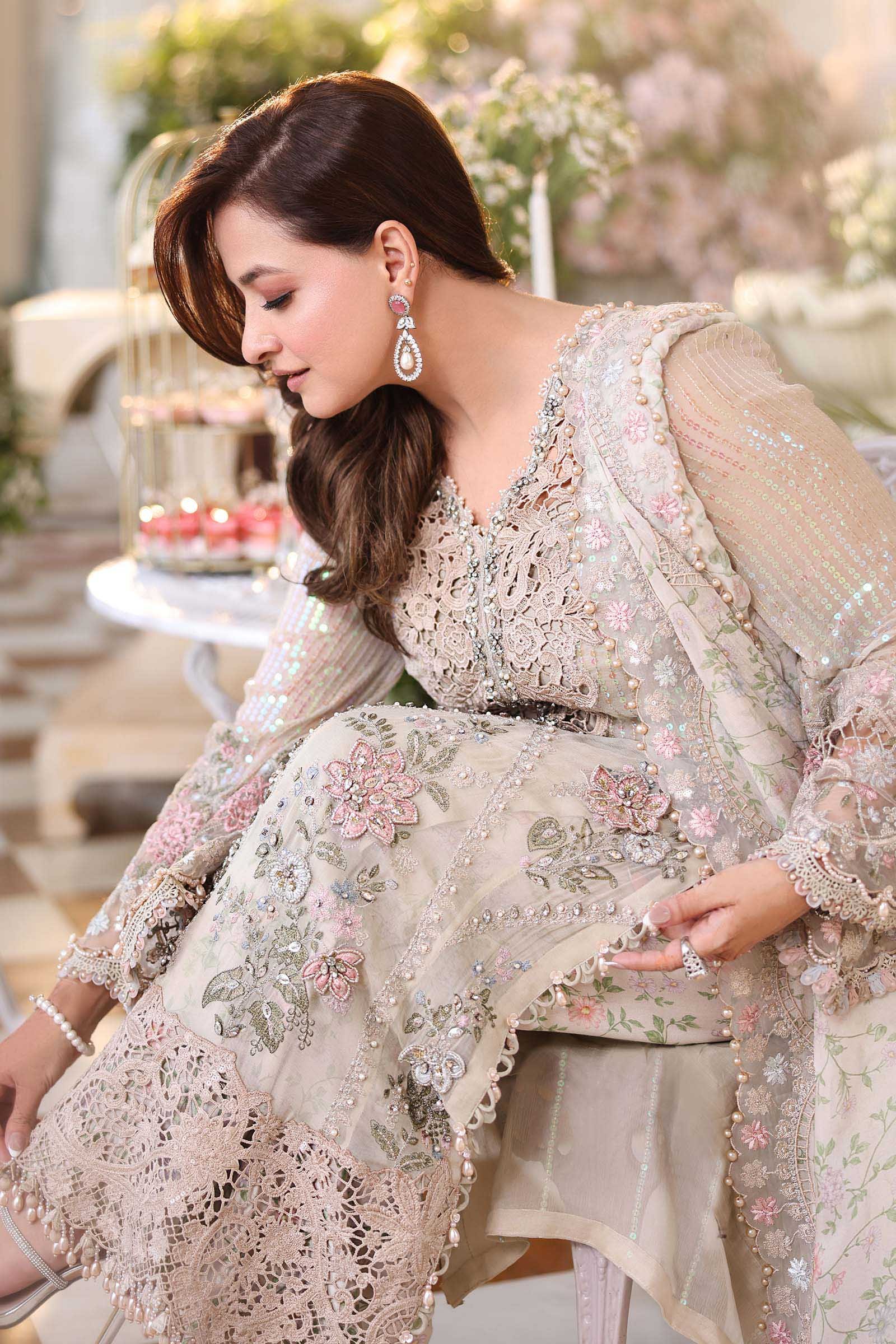 Maria B Luxury Embroidered Chiffon Party Wear Suit – Embroidery & Handwork Detail Maria B Luxury Embroidered Chiffon Party Wear Suit - Close-Up Hand Embellishment Tilla & Pearl Work | IQNAZ
