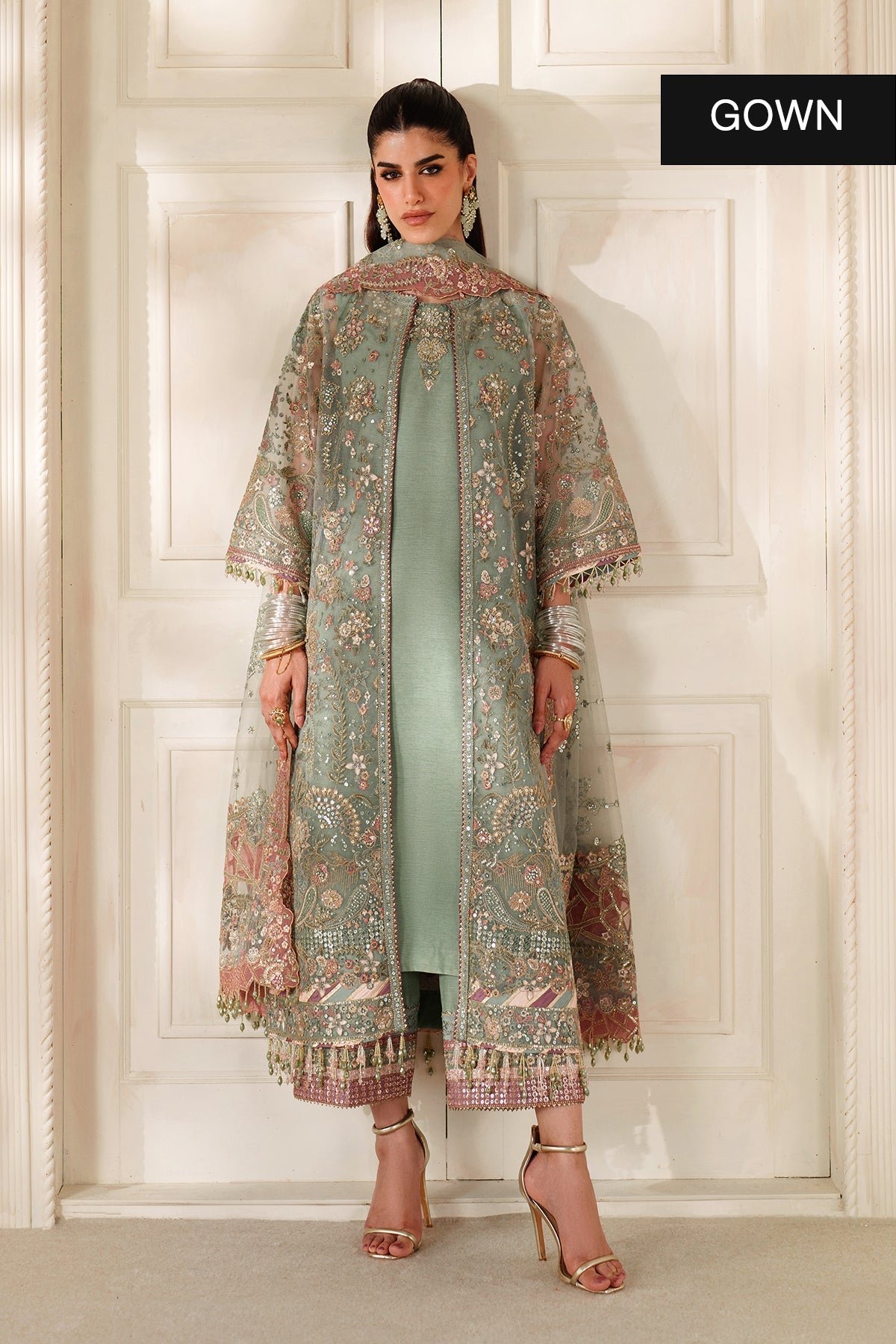 Baroque Luxury Embroidered Organza Party Wear Suit – Embroidery & Handwork Detail Baroque Luxury Embroidered Organza Party Wear Suit - Close-Up Hand Embellishment Tilla & Pearl Work | IQNAZ