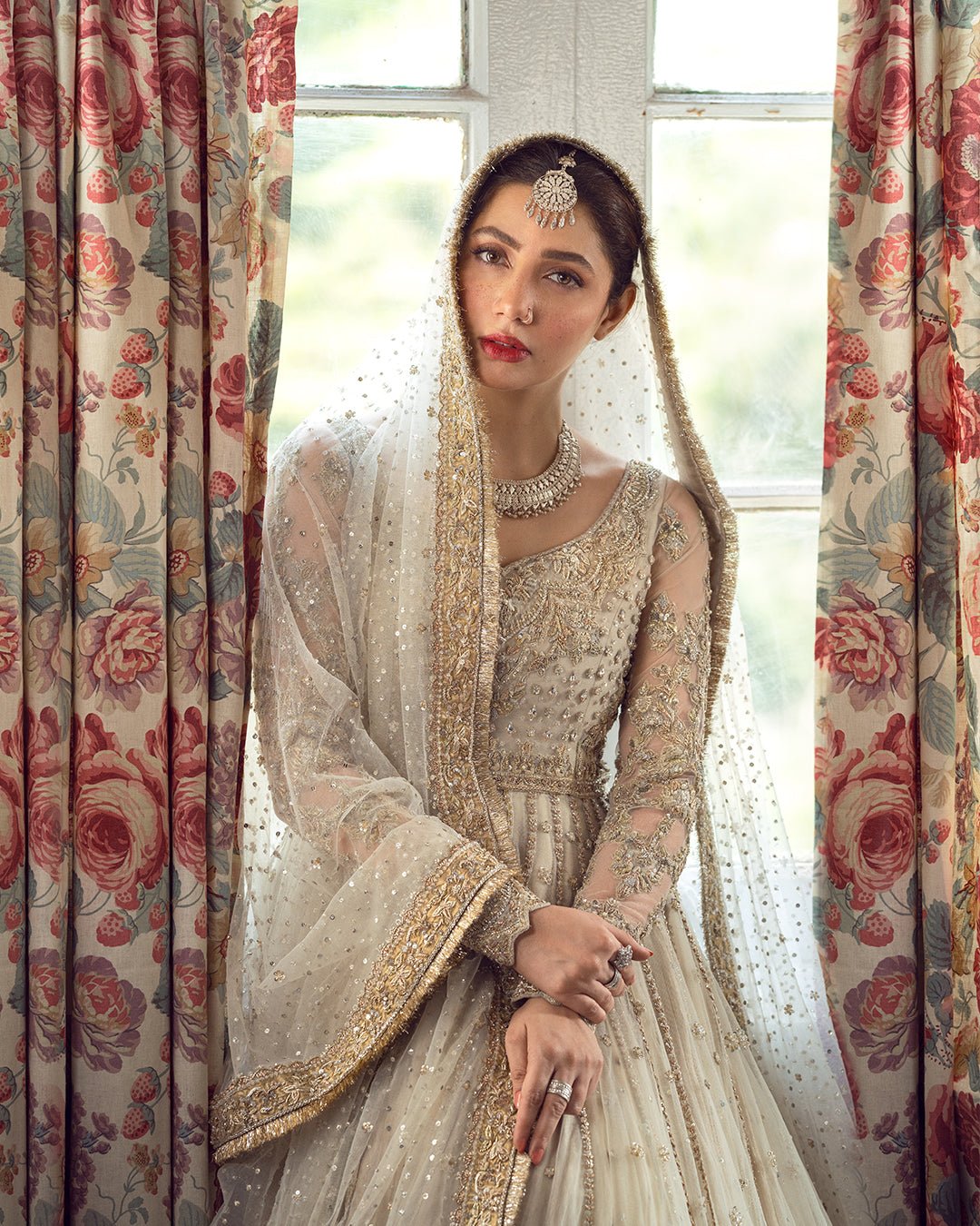 Faiza Saqlain Anamta Hand Embellished Organza Party Wear Suit - Four-Sided Embroidered Dupatta & Pallu Border | IQNAZ