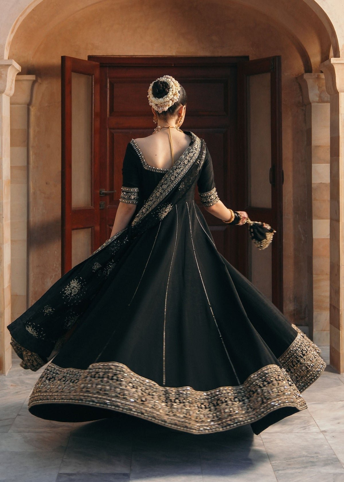 Kanwal Malik Kajal Hand Embellished Organza Party Wear Suit - Four-Sided Embroidered Dupatta & Pallu Border | IQNAZ