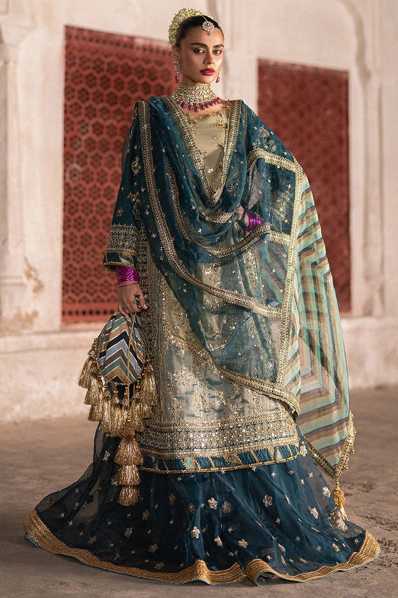 Mohsin Naveed Ranjha Lehar Embroidered Organza Party Wear Suit – Embroidery & Handwork Detail Mohsin Naveed Ranjha Lehar Embroidered Organza Party Wear Suit - Close-Up Hand Embellishment Tilla & Pearl Work | IQNAZ