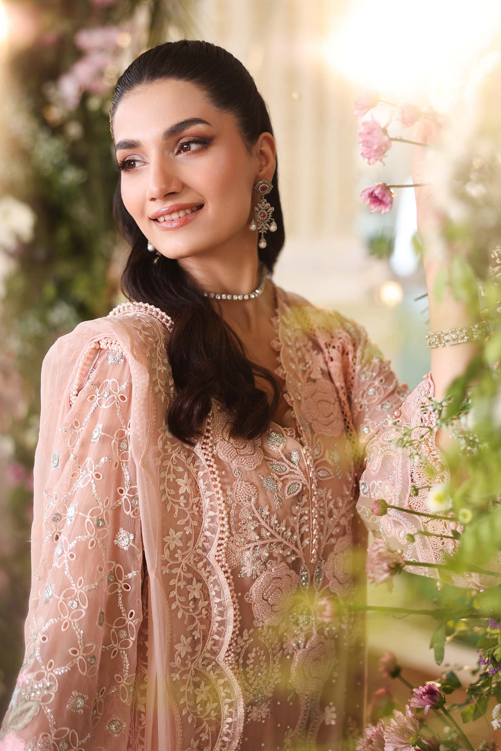 Maria B Embroidered Chiffon Party Wear Suit – Dupatta & Border Detailing Maria B Embroidered Chiffon Party Wear Suit - Four-Sided Embroidered Dupatta & Pallu Border | IQNAZ