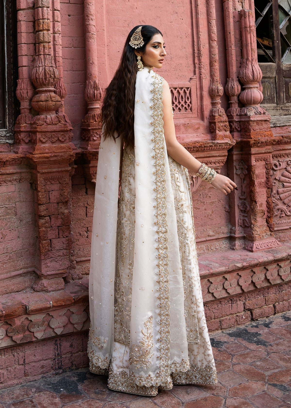 Kanwal Malik Nisha Embroidered Organza Party Wear Suit – Photoshoot Angle 8 Kanwal Malik Nisha Embroidered Organza Party Wear Suit - Designer Photoshoot Gallery Angle 8 | IQNAZ Couture