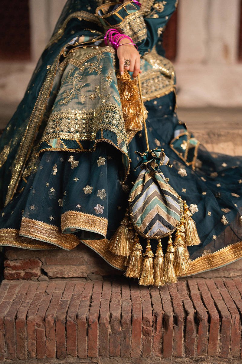 Mohsin Naveed Ranjha Lehar Embroidered Organza Party Wear Suit – Photoshoot Angle 7 Mohsin Naveed Ranjha Lehar Embroidered Organza Party Wear Suit - Designer Photoshoot Gallery Angle 7 | IQNAZ Couture