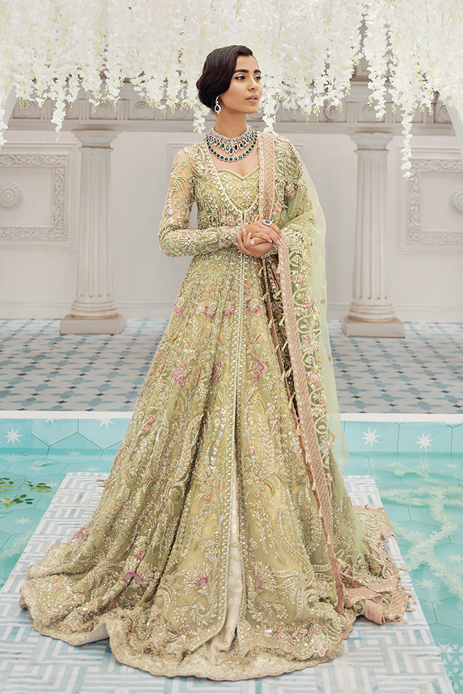 Suffuse Iris Couture Sana Yasir Hand Embellished Organza Party Wear Suit – Model Front View Suffuse Iris Couture Sana Yasir Hand Embellished Organza Party Wear Suit - Model Front Look | Pakistani Designer Replica Wholesale | IQNAZ