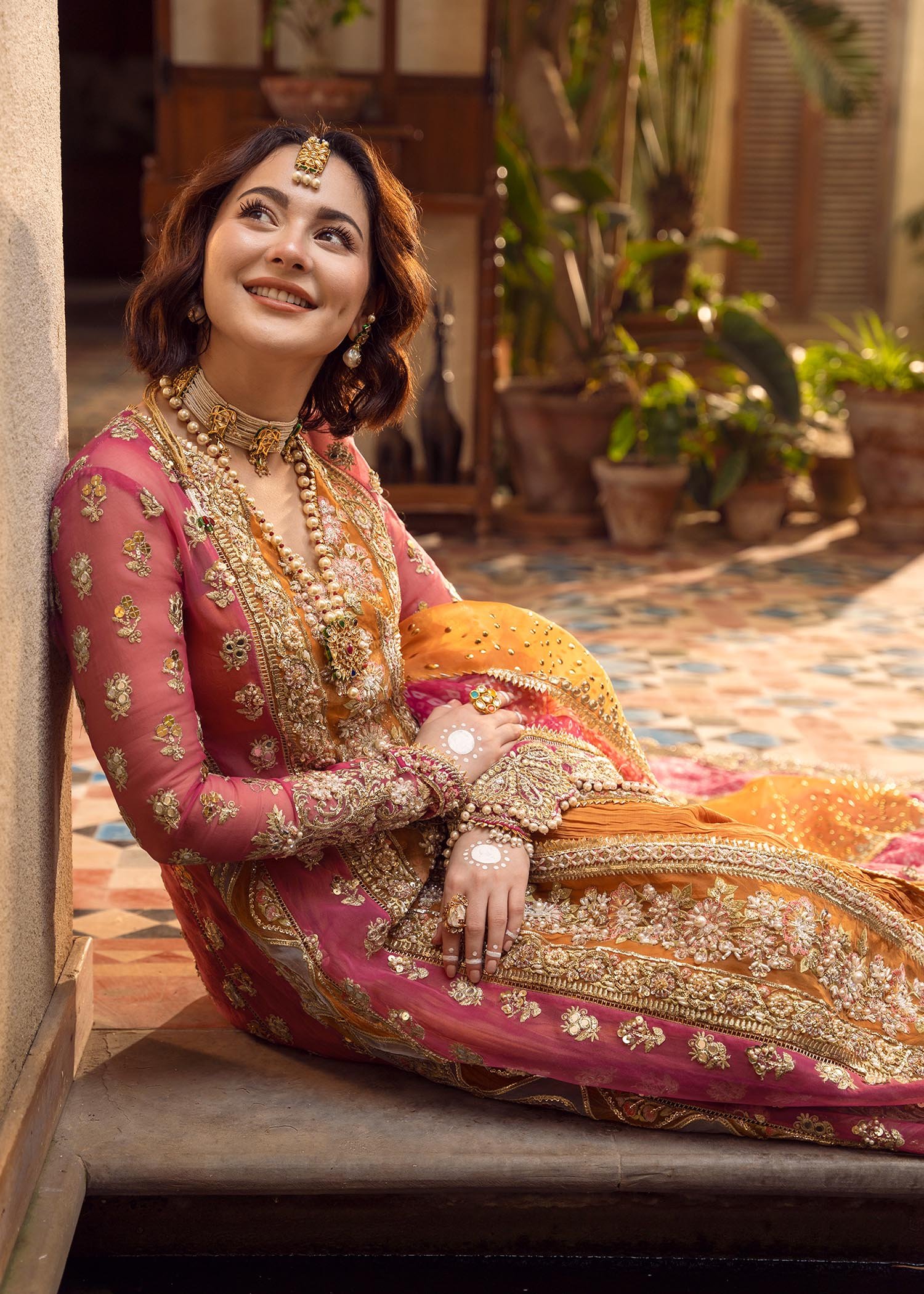 Crimson Mehndi Galore Embroidered Organza Party Wear Suit – Back View & Silhouette Crimson Mehndi Galore Embroidered Organza Party Wear Suit - Embroidered Back & Daman Silhouette Detailing | IQNAZ