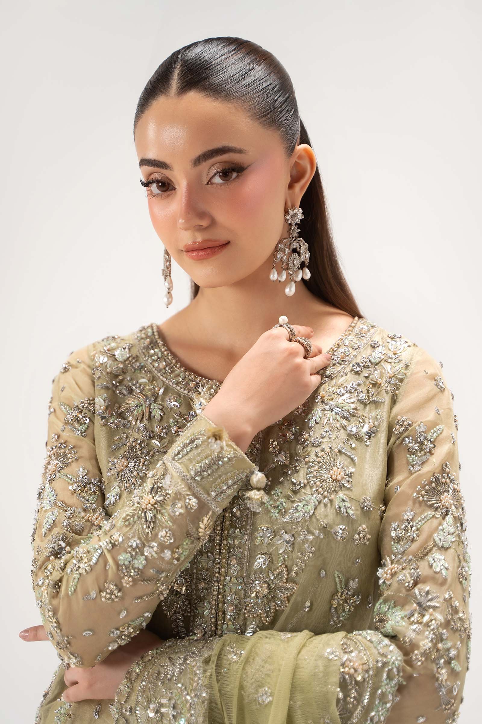 Maria B Embroidered Organza Party Wear Suit – Dupatta & Border Detailing Maria B Embroidered Organza Party Wear Suit - Four-Sided Embroidered Dupatta & Pallu Border | IQNAZ